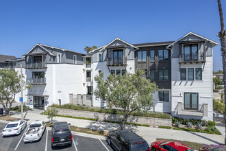 Carlyle Carlsbad Village in Carlsbad, CA - Building Photo - Building Photo