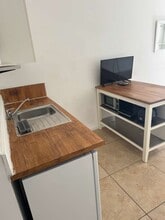 444 SW 3rd St, Unit 1 in Miami, FL - Foto de edificio - Building Photo