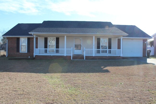 7805 Gallant Ridge Dr in Fayetteville, NC - Building Photo - Building Photo