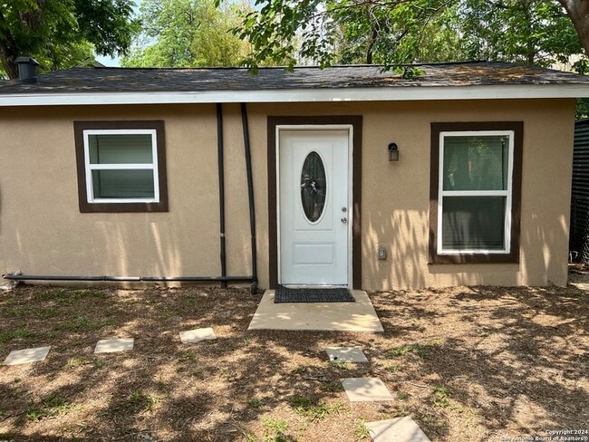 property at 333 E Woodlawn Ave