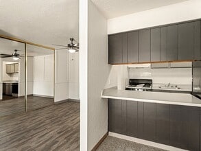 Mission Hill Apartments in Albuquerque, NM - Foto de edificio - Building Photo