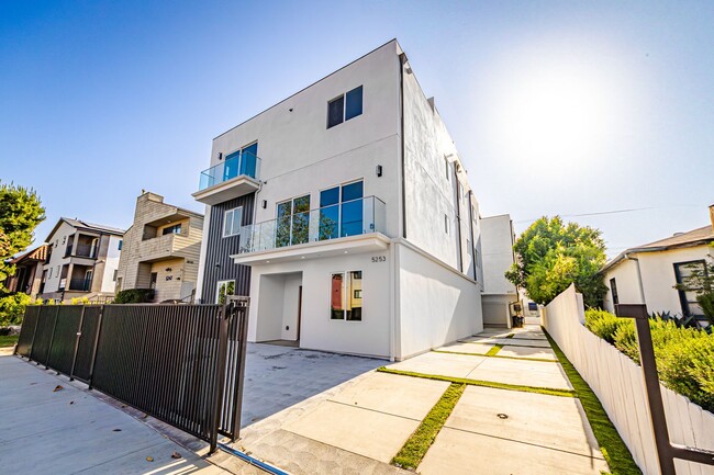 property at 5253 Agnes Ave