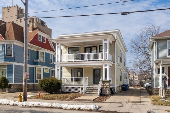 547 Jefferson St in Oshkosh, WI - Building Photo - Building Photo