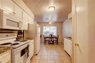 1817 E Lindsey St, Unit 3 in Norman, OK - Foto de edificio - Building Photo