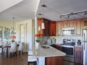 Villa Milano in Leawood, KS - Building Photo - Building Photo