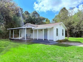 8853 Wellsworld St in Foley, AL - Building Photo