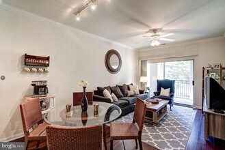 12957 Centre Park Cir in Herndon, VA - Building Photo - Building Photo