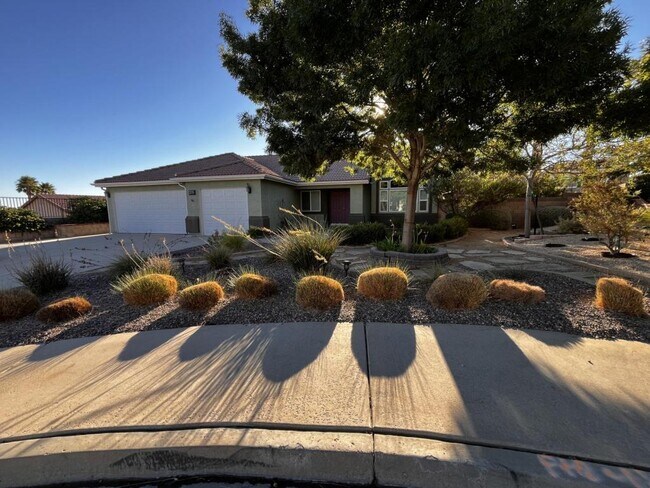 40352 Palmas Ct in Palmdale, CA - Building Photo - Building Photo