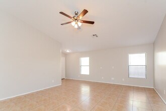 12530 W Willow Ave in El Mirage, AZ - Foto de edificio - Building Photo