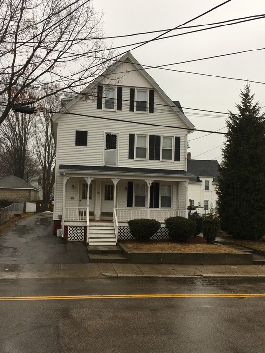 216 Pine St, Unit 3 in Attleboro, MA - Foto de edificio