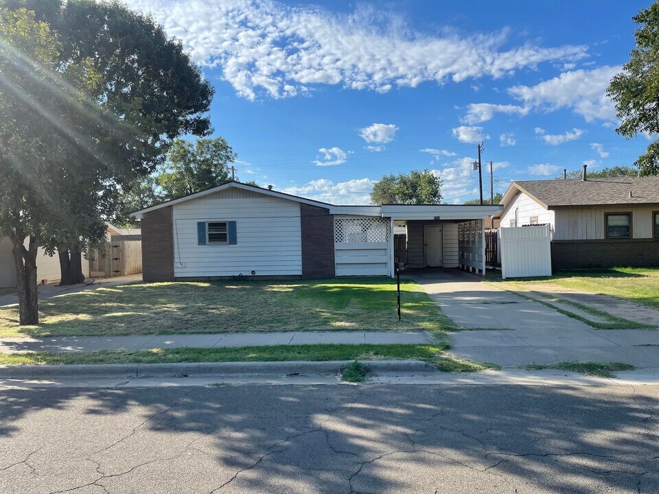 4515 37th St in Lubbock, TX - Building Photo