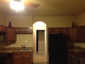 5003 Gemsbuck Chase in San Antonio, TX - Foto de edificio - Building Photo