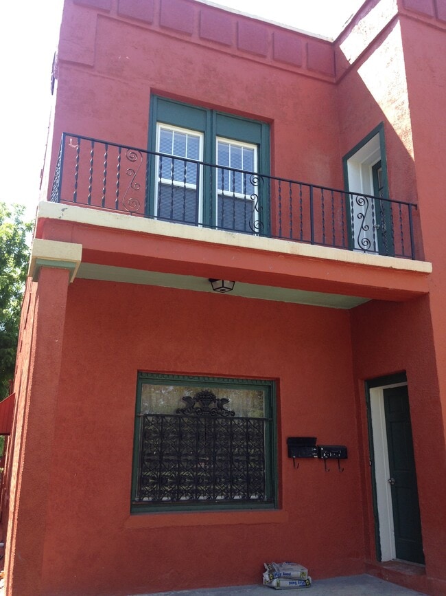 126 Brooklyn Ave, Unit 1 in Kansas City, MO - Building Photo - Building Photo