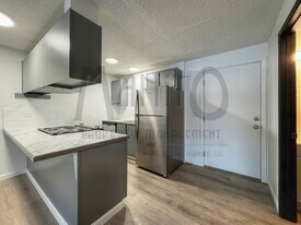 30 E Graves Rd in Spokane, WA - Building Photo