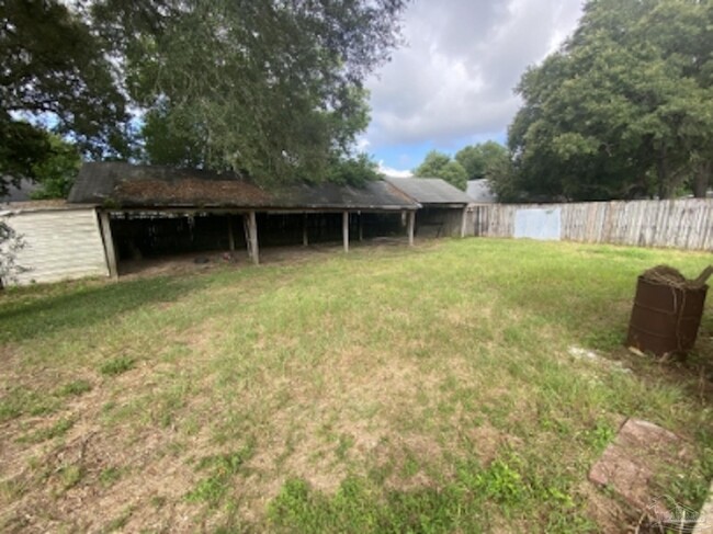 7841 Lenora Ct in Pensacola, FL - Foto de edificio - Building Photo