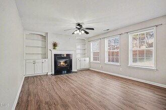 5005 Marathon Ln in Raleigh, NC - Foto de edificio - Building Photo