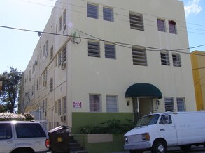 Marlin Manor Apartments in Miami, FL - Foto de edificio - Building Photo