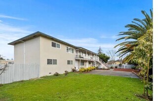 21925 Vallejo St in Hayward, CA - Building Photo