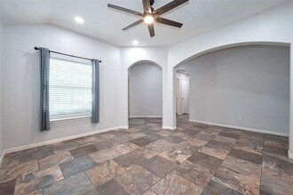 2819 Lakecrest Way Dr in Katy, TX - Building Photo - Building Photo