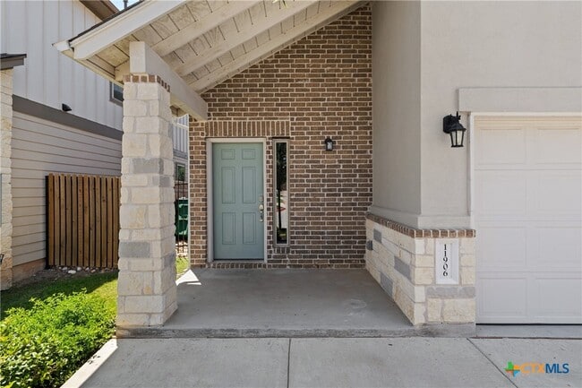 property at 11906 Farrier Ln