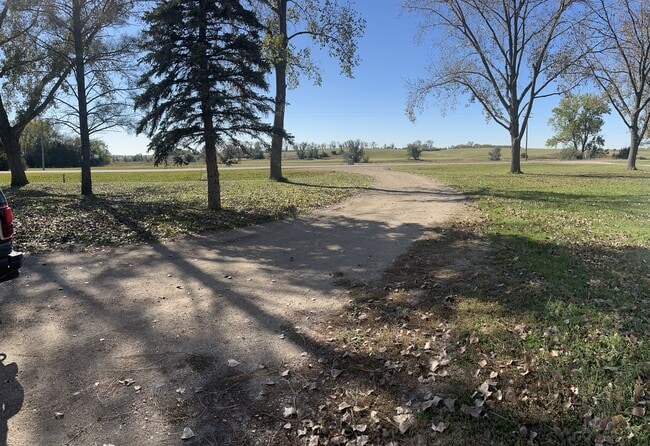 38326 129th St in Aberdeen, SD - Building Photo - Building Photo