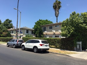 14827-14833 Blythe St in Van Nuys, CA - Building Photo - Other