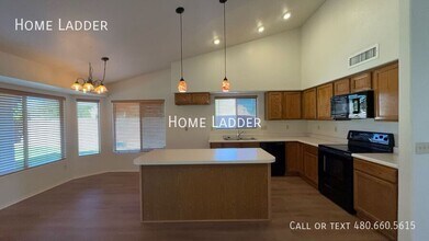 440 N Leoma Ln in Chandler, AZ - Building Photo - Building Photo