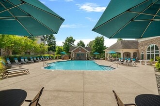 Hawthorne at the Meadows in Kernersville, NC - Foto de edificio - Building Photo