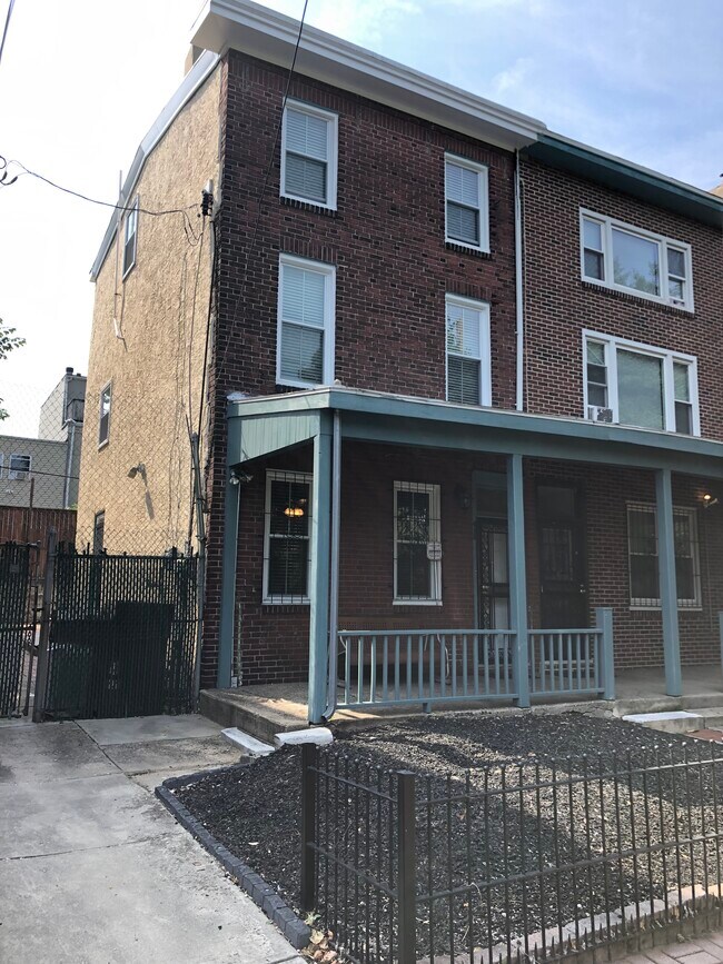 412 N 31st St in Philadelphia, PA - Building Photo - Building Photo
