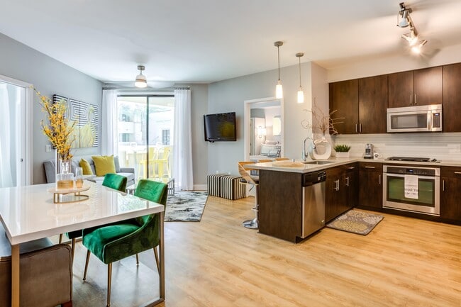 Biltmore at Camelback in Phoenix, AZ - Building Photo - Interior Photo