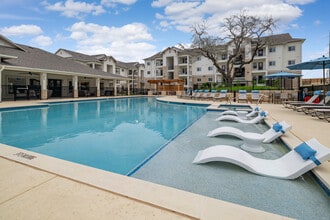 THE RESIDENCES AT LANDON RIDGE in San Antonio, TX - Foto de edificio - Building Photo