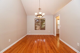 301 Saddlewood Dr in Canton, GA - Building Photo - Building Photo