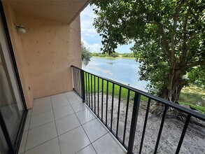9688 Fontainebleau Blvd in Miami, FL - Building Photo - Building Photo
