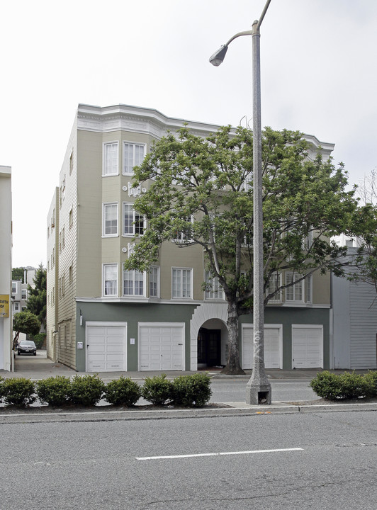 1671 Lombard St in San Francisco, CA - Building Photo