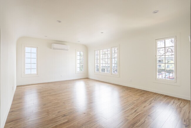 738 S Stanley Ave in Los Angeles, CA - Building Photo - Building Photo