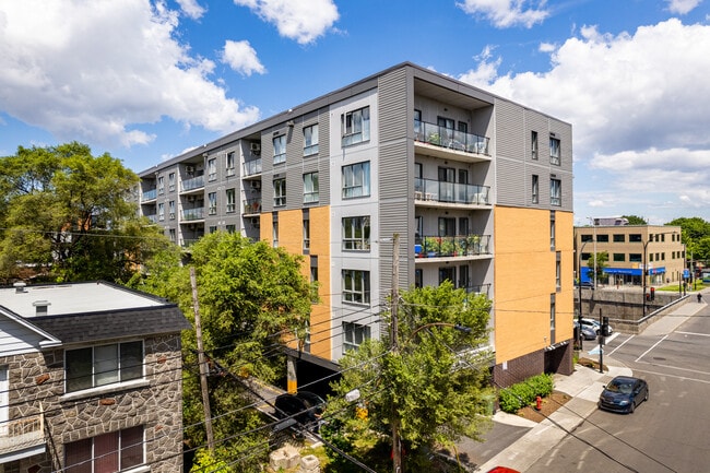 The Quartz in Montréal, QC - Building Photo - Building Photo