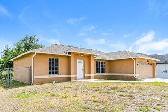 1733 SW 22nd Ln in Cape Coral, FL - Building Photo - Building Photo