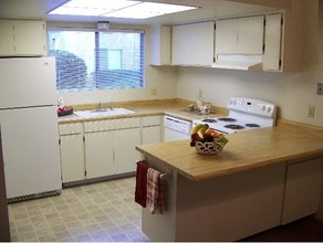 Whispering Trees in Chico, CA - Building Photo - Interior Photo