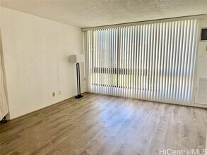 300 Wai Nani Way in Honolulu, HI - Foto de edificio - Building Photo