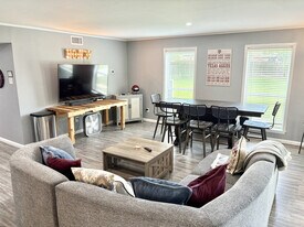 1105 Glade St in College Station, TX - Building Photo