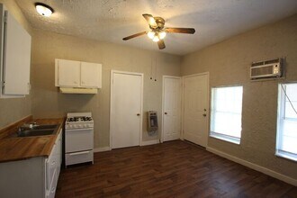1010 S Bennett Ave in Tyler, TX - Building Photo - Building Photo