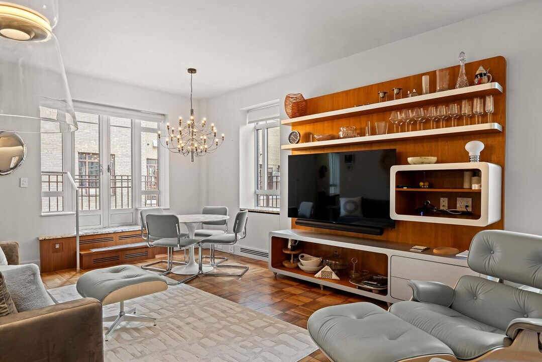 25 Central Prk W in New York, NY - Building Photo