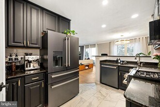 12906 Fair Briar Ln in Fairfax, VA - Building Photo - Building Photo