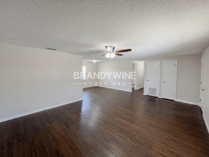 5937 Camaro Dr W in Jacksonville, FL - Building Photo - Building Photo