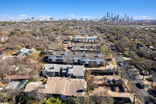 2408 Enfield Rd in Austin, TX - Foto de edificio - Building Photo