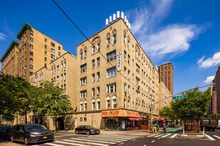 201 W 92nd St in New York, NY - Building Photo