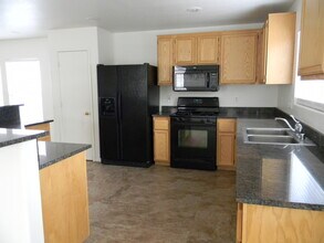 5048 Diamond Ranch Ave in Las Vegas, NV - Building Photo - Building Photo