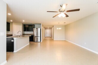 6965 Crested Orchid Dr in Brooksville, FL - Building Photo - Building Photo