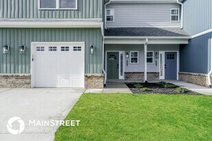 2062 N Sarah Dr in Jeffersonville, IN - Building Photo