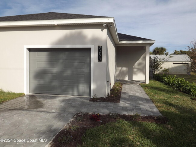 2285 Highland Ave in Melbourne, FL - Building Photo - Building Photo